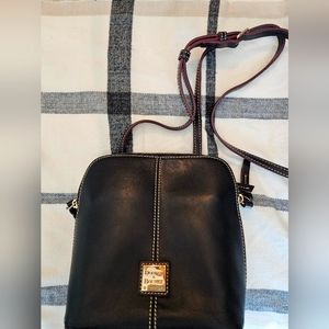 Cross body purse only used a few times.